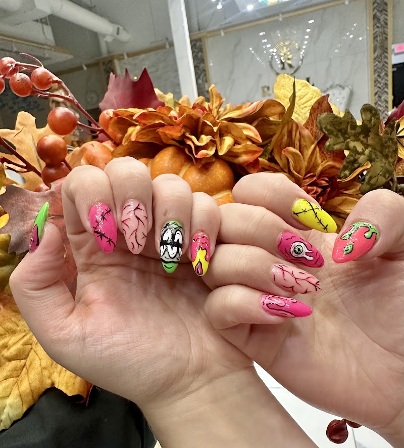 ROYAL NAILS & SPA