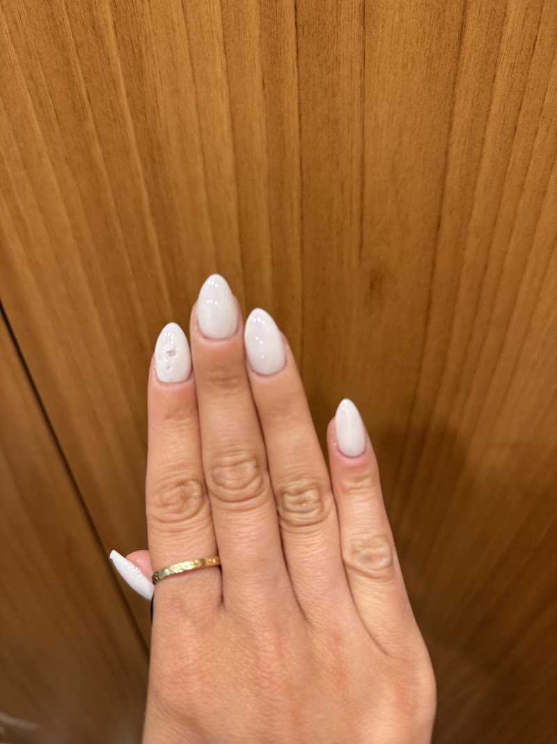T & J Nail Salon
