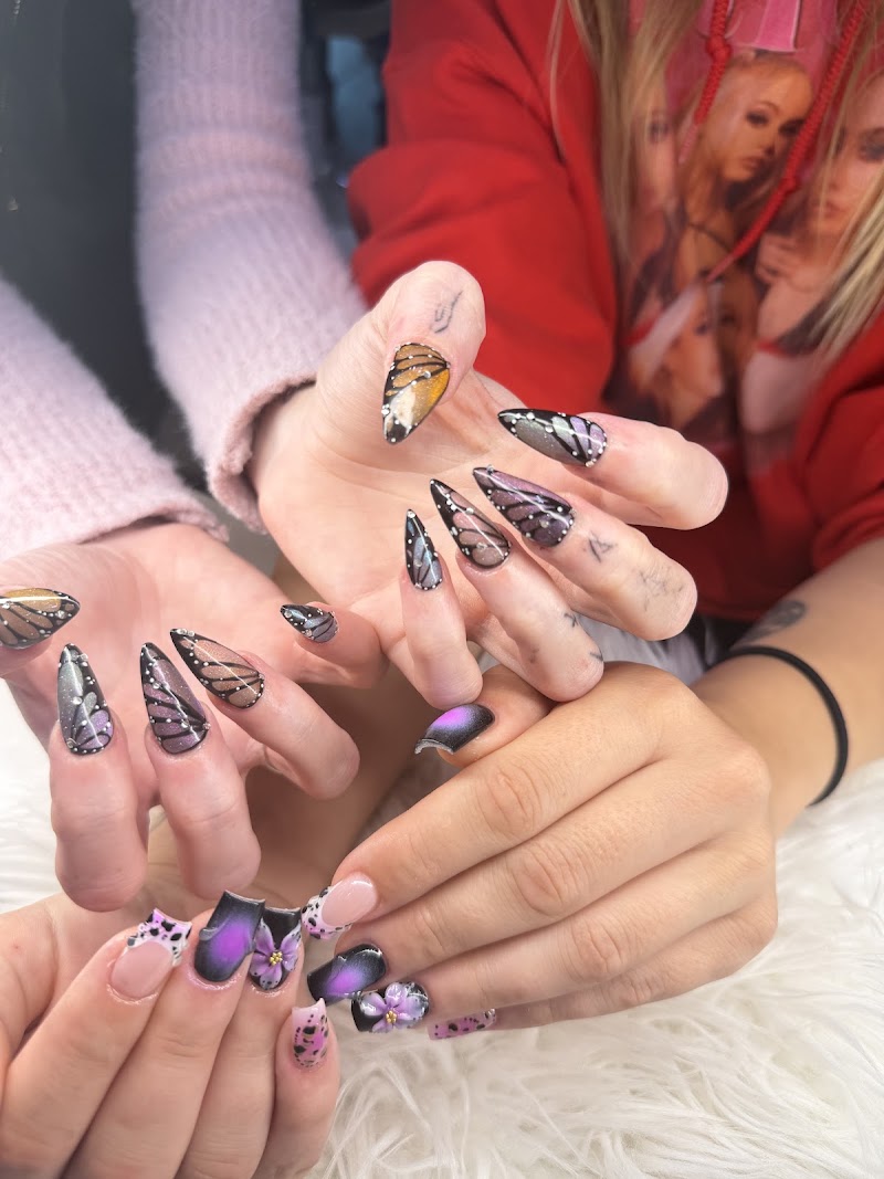Sky Nails & Spa