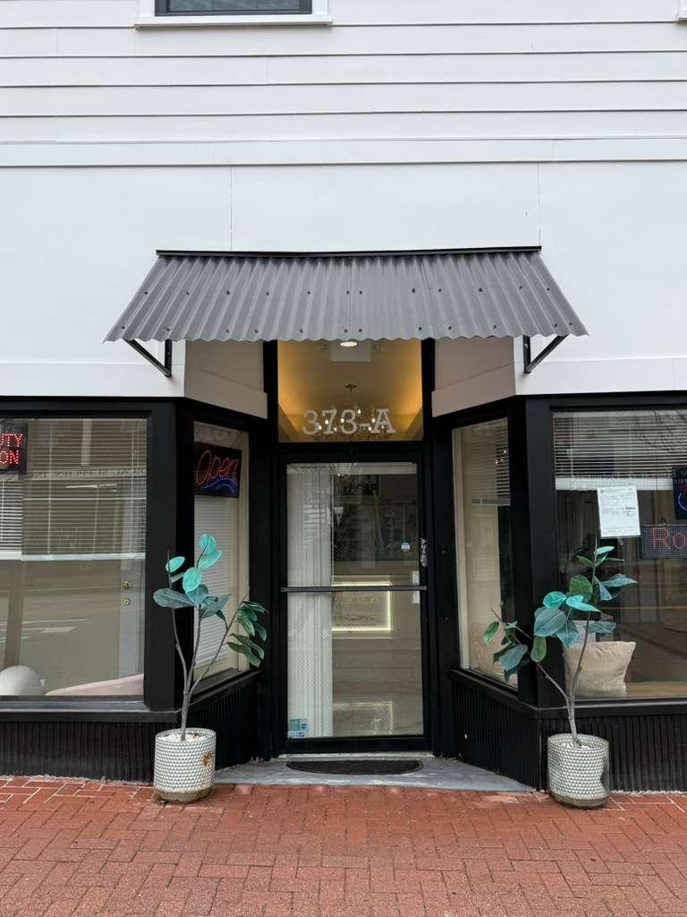 Royal Vanity Hair and Nails Salon
