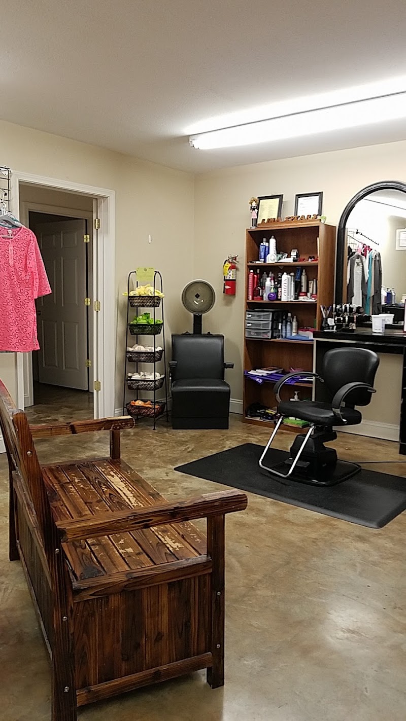 Ella's Salon and Boutique