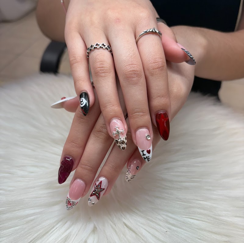 Diva Nails