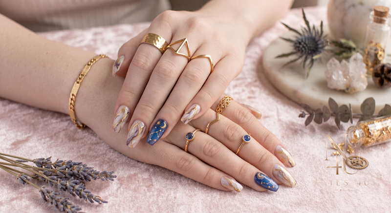 Nails 4U