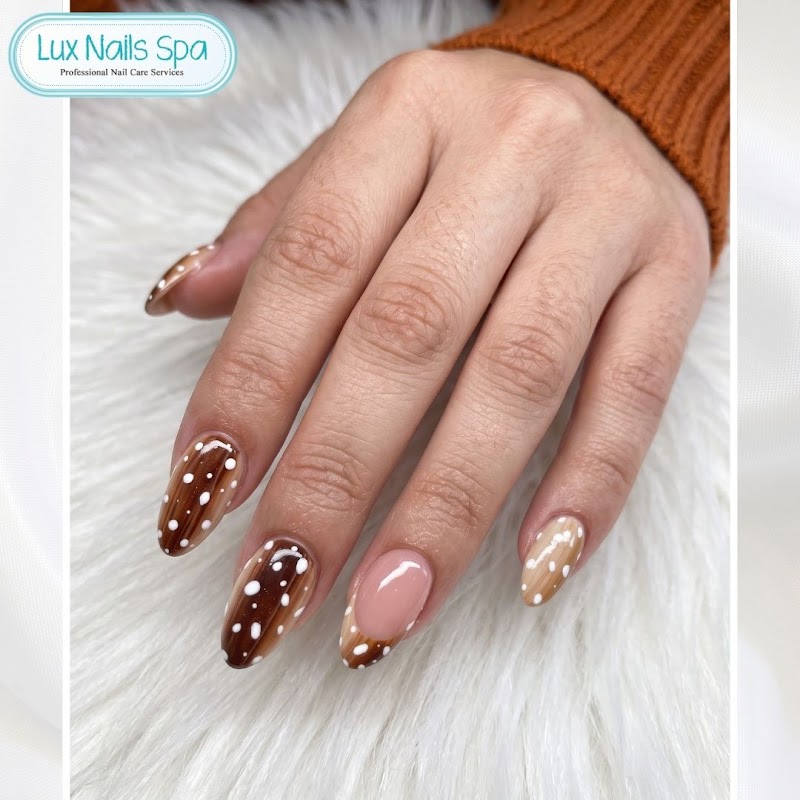 Lux Nails Spa