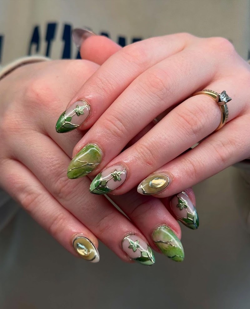 Sleek Nail Bar