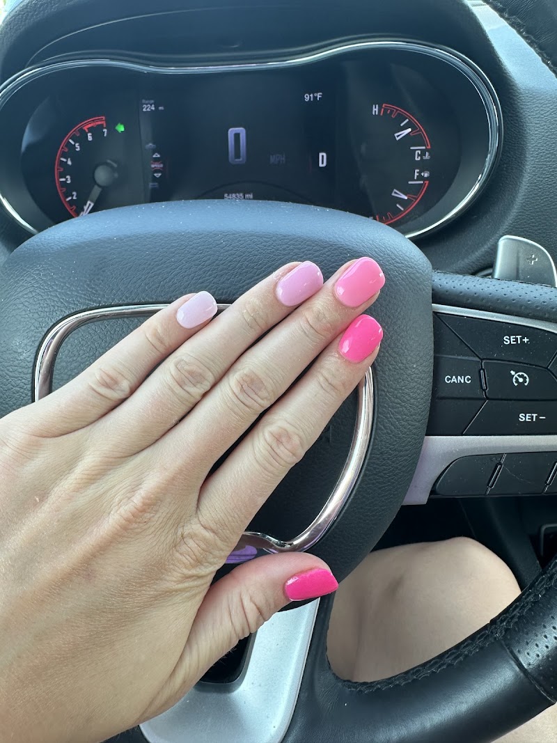 De Paris Nails