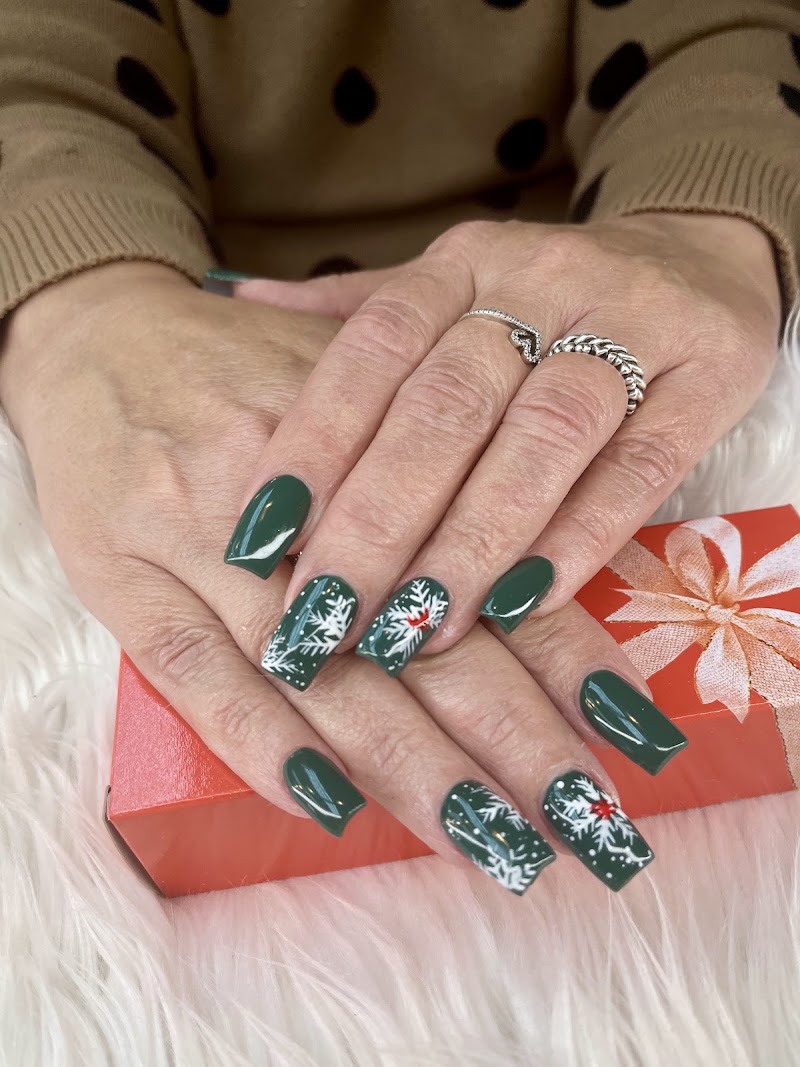 Gelous Nails