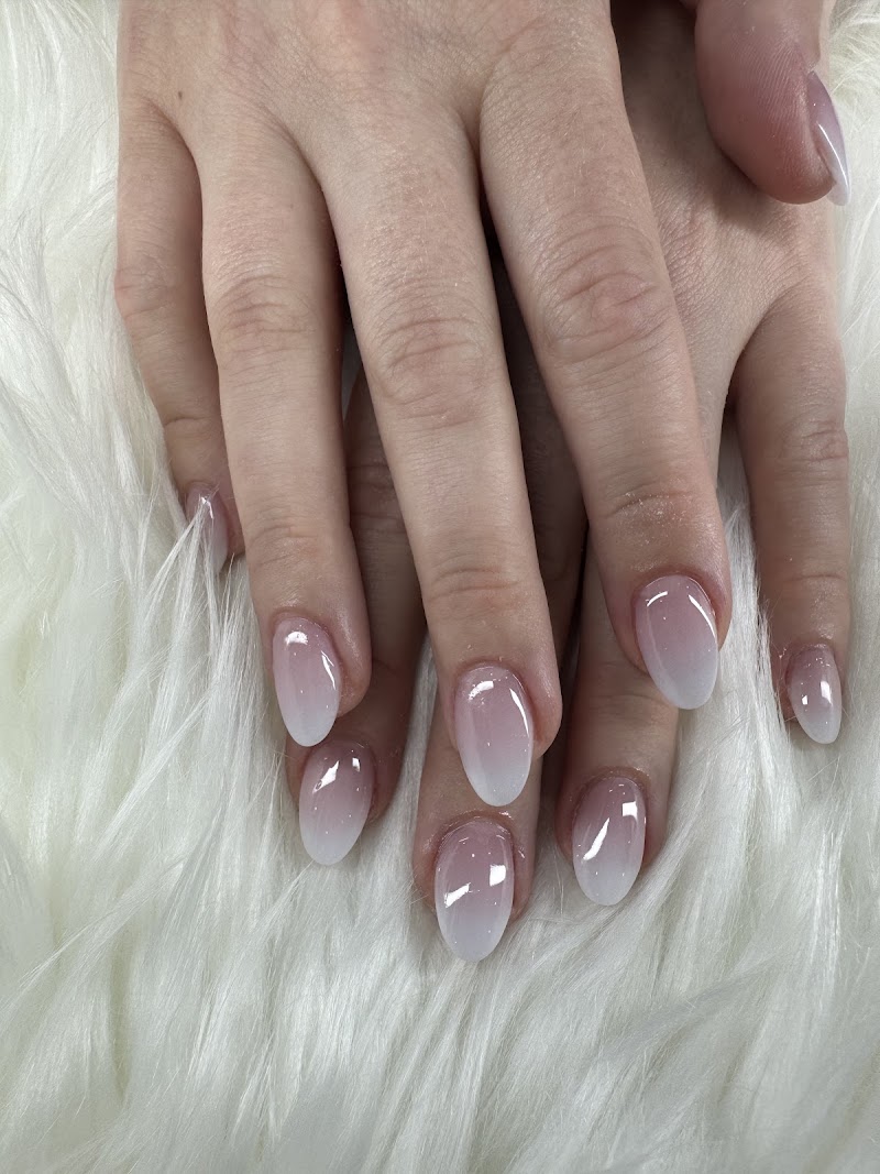 La Nails Spa