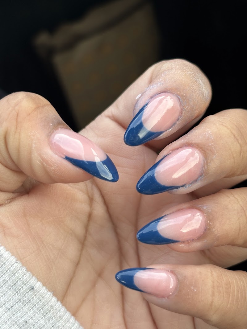 Q Nails & Spa