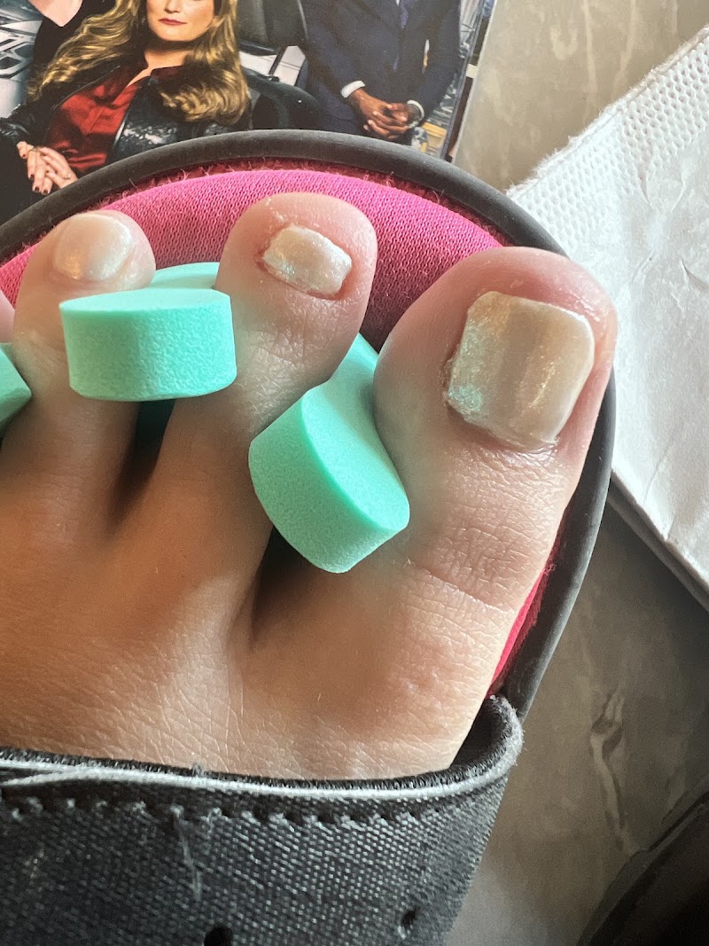 Central Nails
